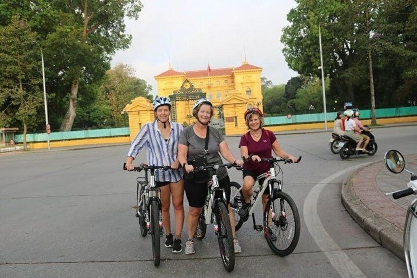 HANOI BICYCLE TOUR (5 HOURS)