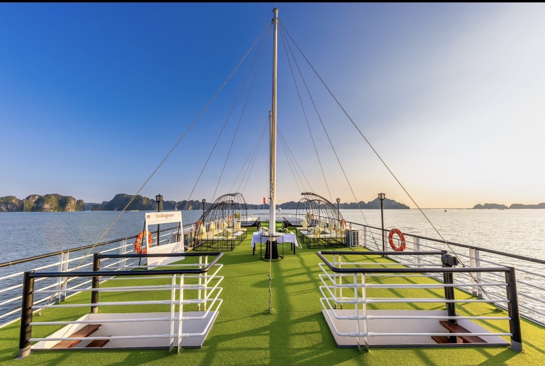 PREMIUM CRUISE - 1 DAY HA LONG EXCURSION