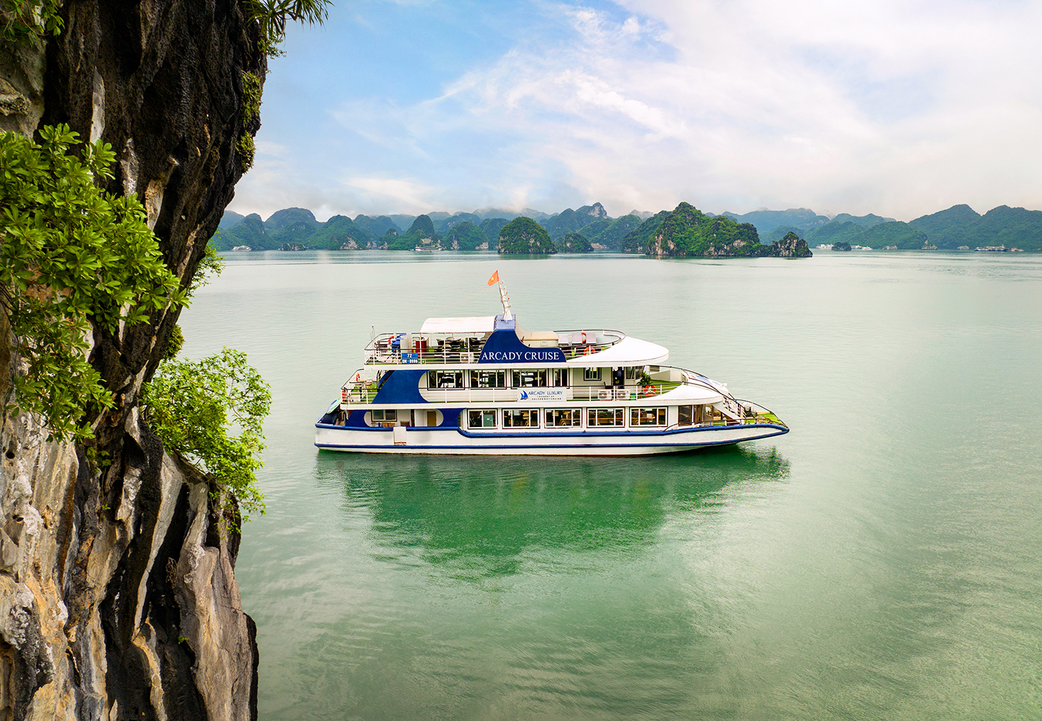 DELUXE CRUISE - 01 DAY HALONG BAY EXCURSION