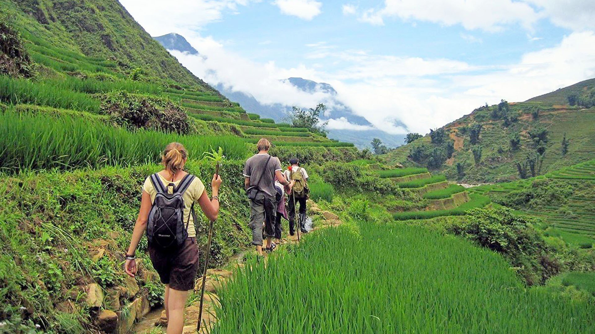 SAPA 3 DAYS 2 NIGHT WITH FANSIPAN PEAK BY LIMOUSINE VAN/CABIN BUS