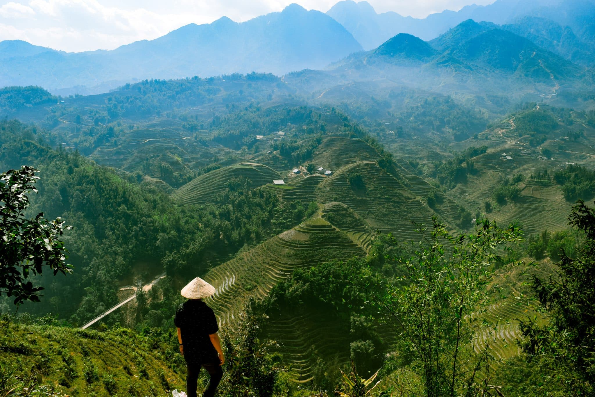 SAPA 3 DAYS 2 NIGHT WITH FANSIPAN PEAK BY LIMOUSINE VAN/CABIN BUS