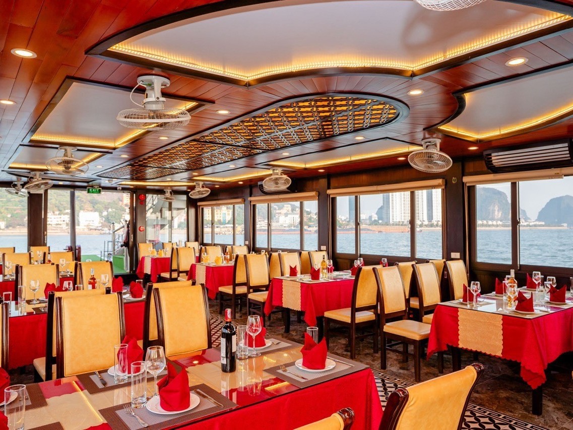 PRIVATE HA LONG BAY JOURNEY FULL DAY